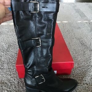 Donald J Pliner Leather Boots